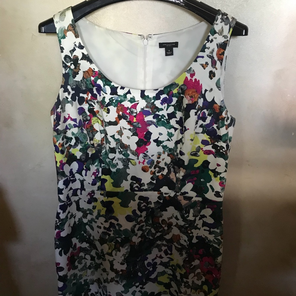 Ann Taylor lightweight floral dress